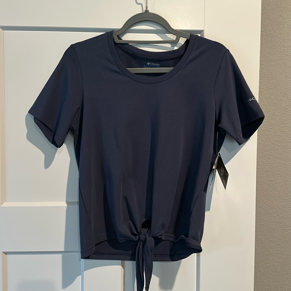 Women’s Columbia tie-front tee